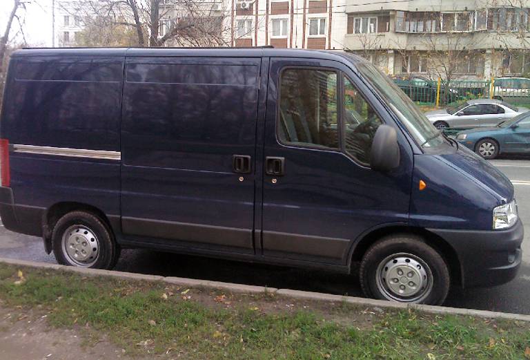 Заказать машину перевезти домашние вещи из краснодарский край в Москва